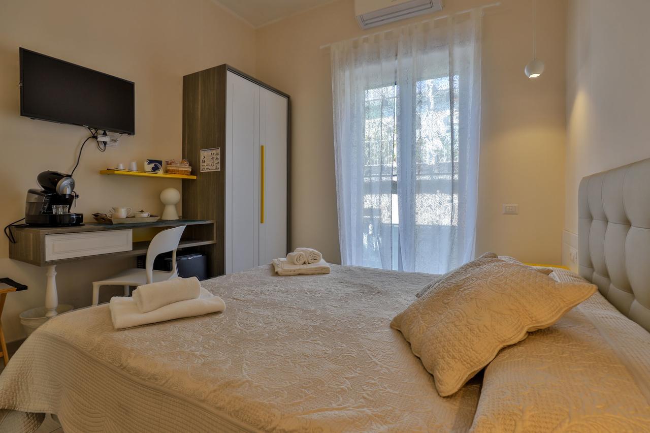 Bed and Breakfast Residenza Eleonora Salerno Exterior foto